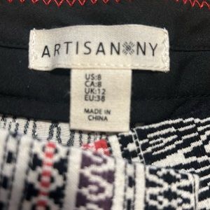 Ladies tapestry-like shorts. Cream w/black and salmon-colored  details.